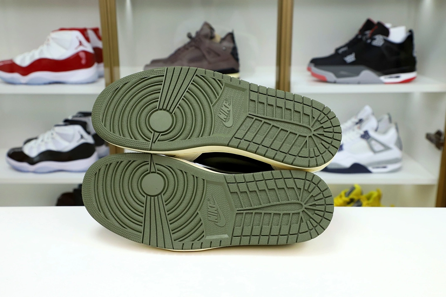 1 LOW NIKE TRAVIS X OG AIR “Olive” SCOTT JORDAN 0306